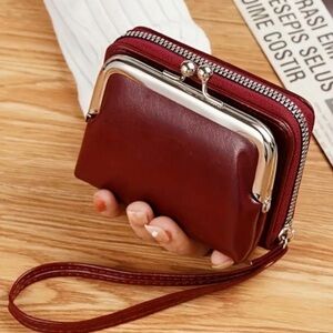 Retro Kiss Lock Credit Card Coin Purse Detachable Wristlet Brown Red Color NWOT